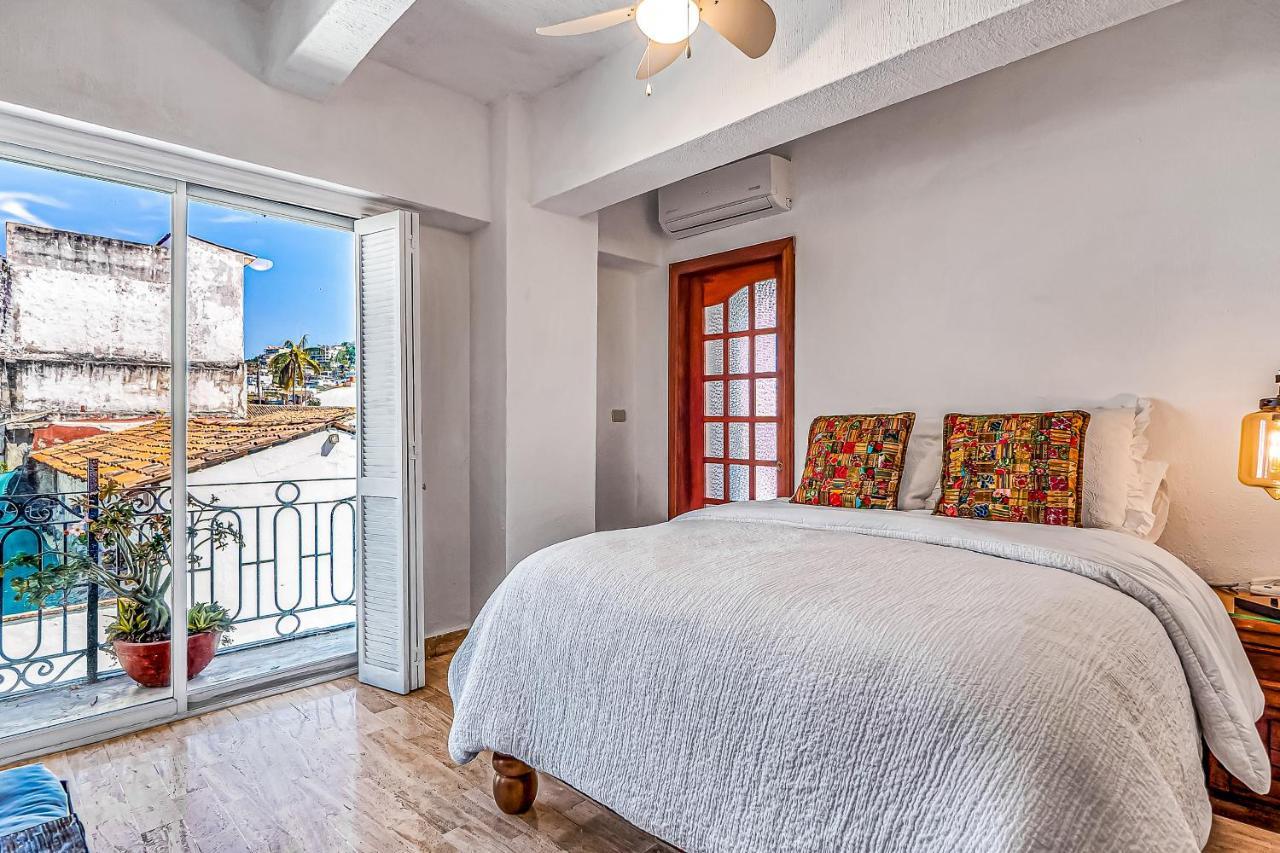 פוארטו ואלארטה Malecon Beach Side Downtown Condo מראה חיצוני תמונה