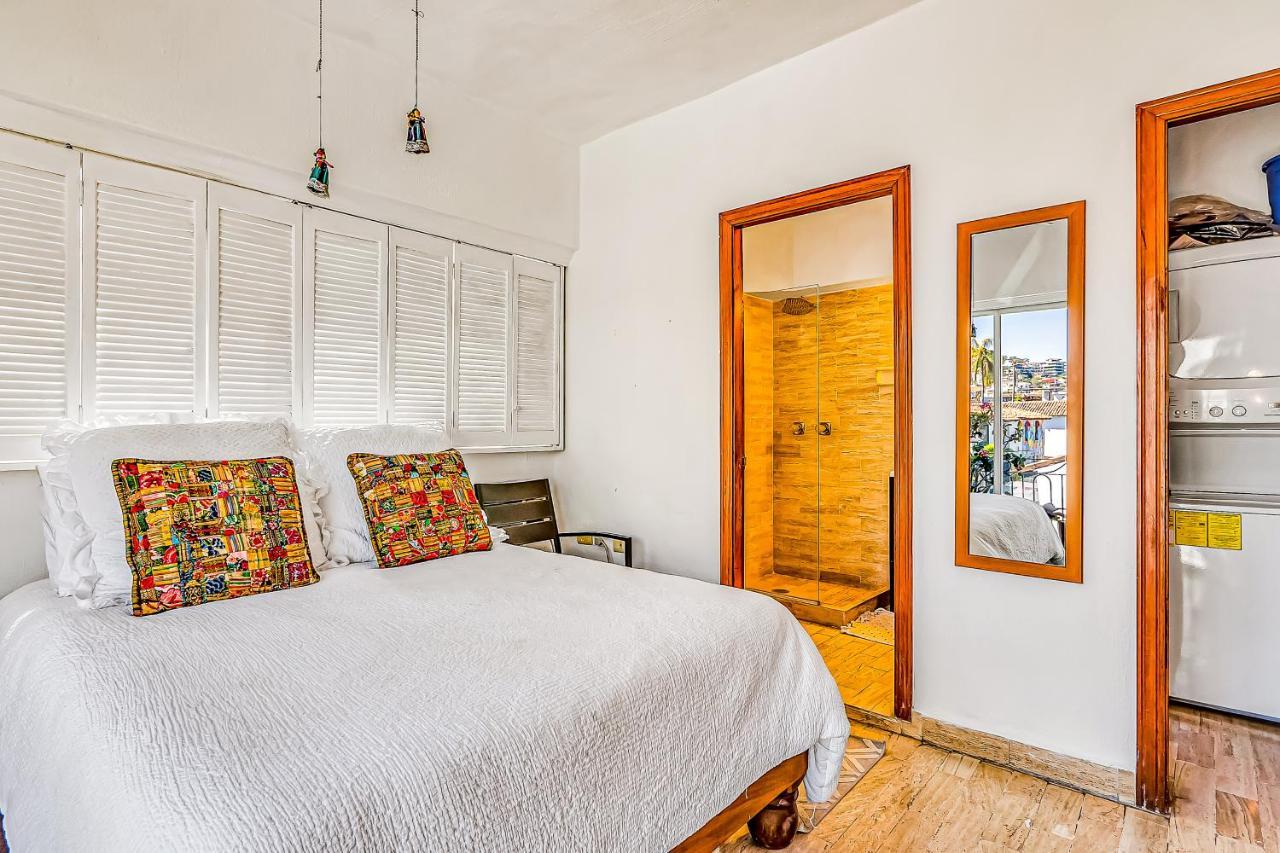 פוארטו ואלארטה Malecon Beach Side Downtown Condo מראה חיצוני תמונה
